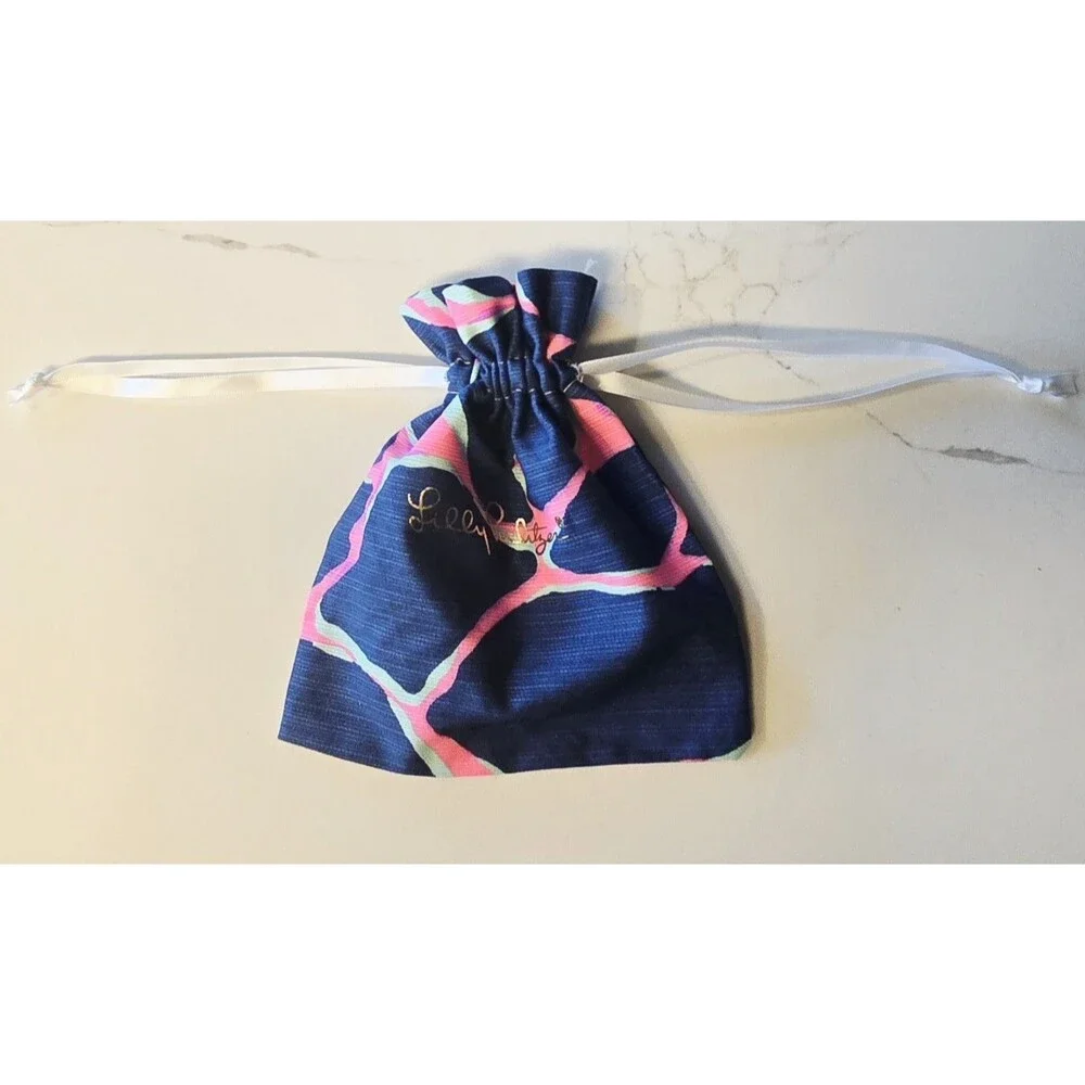 Lilly Pulitzer Travel Pouch Coral Giraffe Broken Shaker Print Fabric Favor Bag